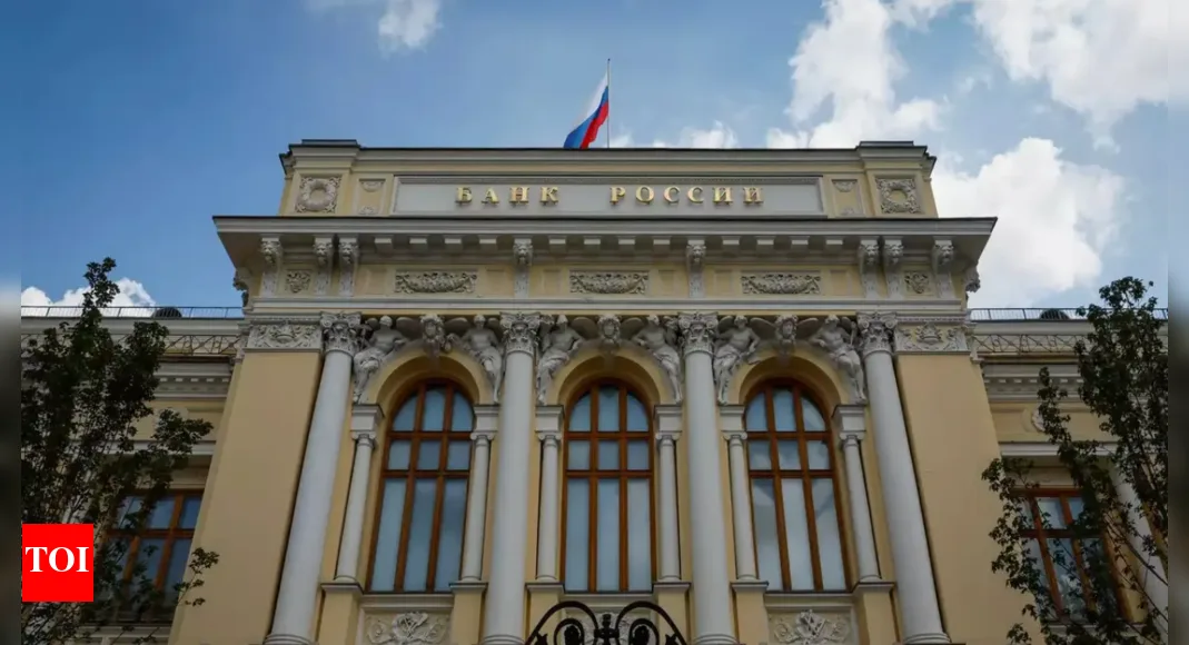 Russia cuts interest rate by 100 bps from 20-year high; warns tight policy will stay