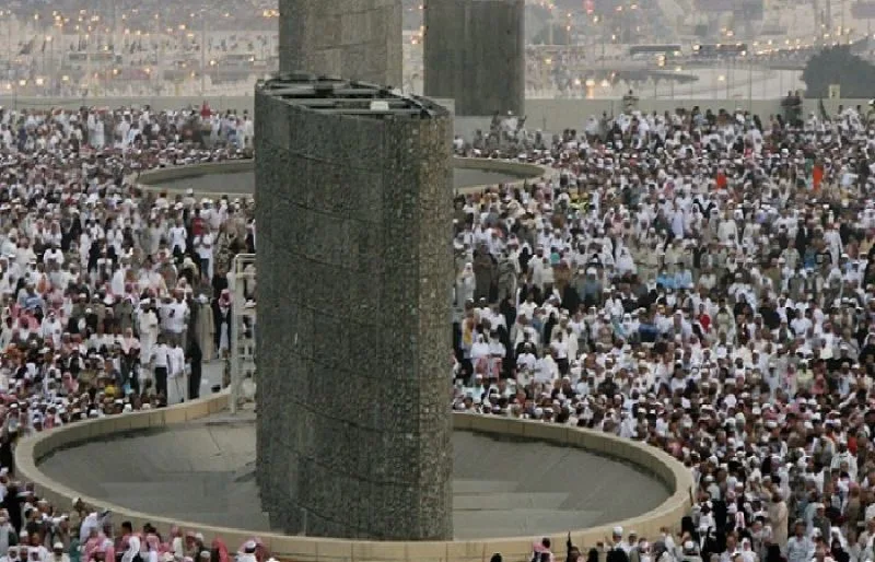 Pilgrims stone the devil as Haj nears end in Saudi Arabia