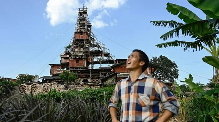 Chinese man defies demolition orders to build madcap rural home